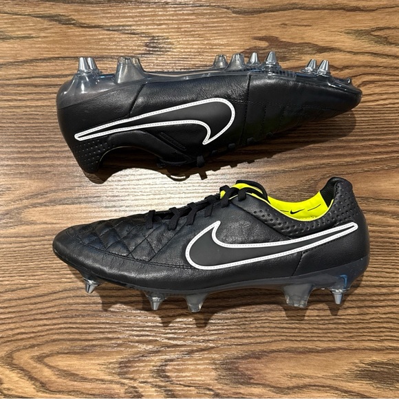 Size 11 Nike Tiempo Legend V SG-PRO ACC Football Boots 631614-017